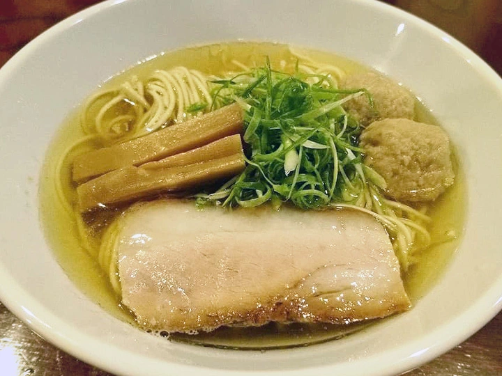 らーめんダイニング庵 地頭鶏（じとっこ）の極上鶏そば