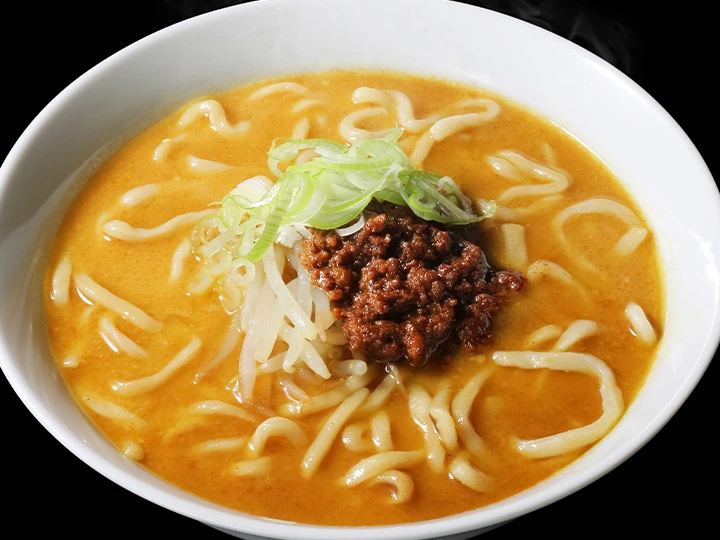 宅麺.com <梟谷学園高校コラボ：からみそラーメンふくろう>　黒肉味噌の旨み重なる芳醇味噌ラーメン