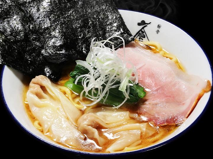 豚骨 蒼翔 ラーメン（ワンタン2個入り）