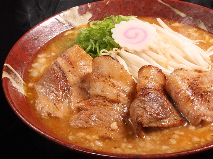 金澤濃厚中華そば神仙 濃厚味噌「炎・炙」肉盛そば