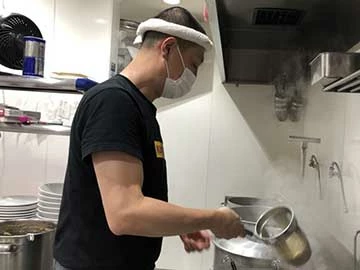 ラーメンノックアウト 店主 星野 昌志