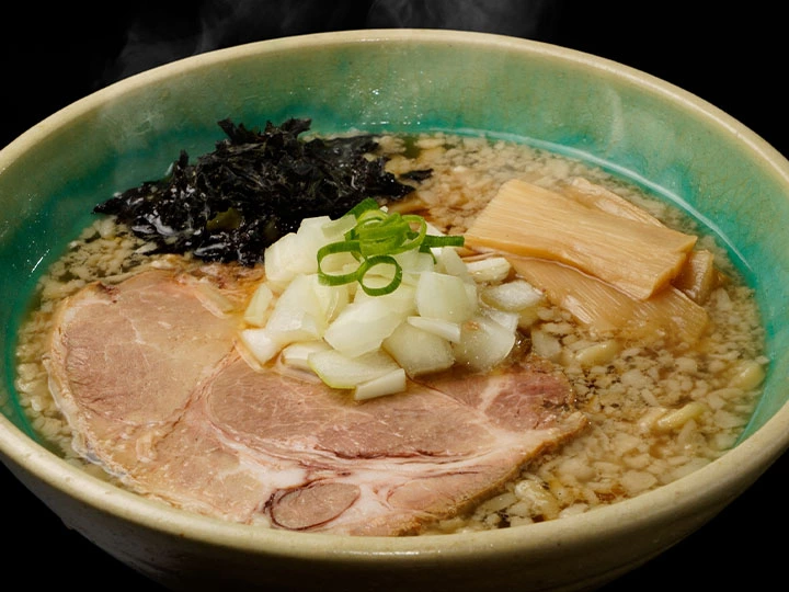 まるつストア 背脂煮干ラーメン