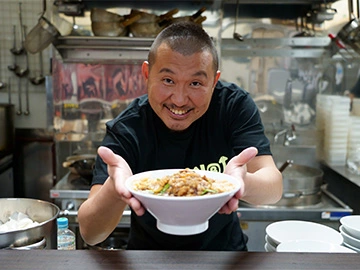 大衆武骨まぜそば　すず氣 店主 鈴木　信介