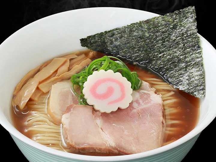 中華そば四つ葉 手火山式鰹節と伊吹いりこの中華そば（醤油）