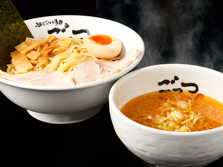 超ごってり麺 ごっつ 超ごってりつけ麺空（醤油ベース 海苔7枚・魚粉付）