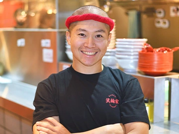 箕輪家 店主 丸山紘平　店主