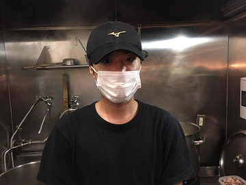 新福菜館　麻布十番店 店主 津谷　健也（店長）