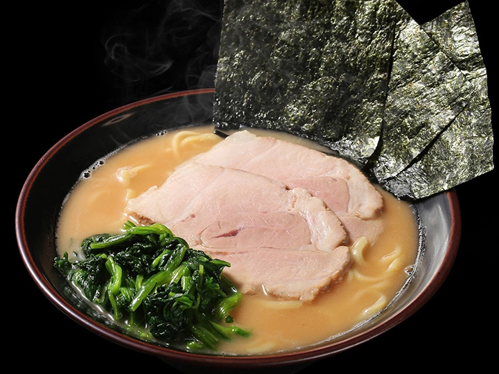 横浜ラーメン おか本 ラーメン
