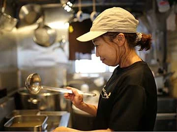 中華そば 向日葵 店主 大橋 純子