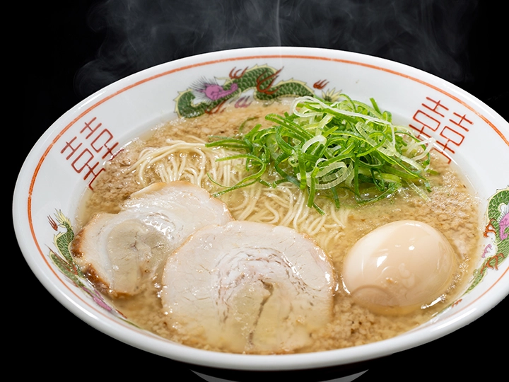 博多だるま ラーメン（替玉つき）